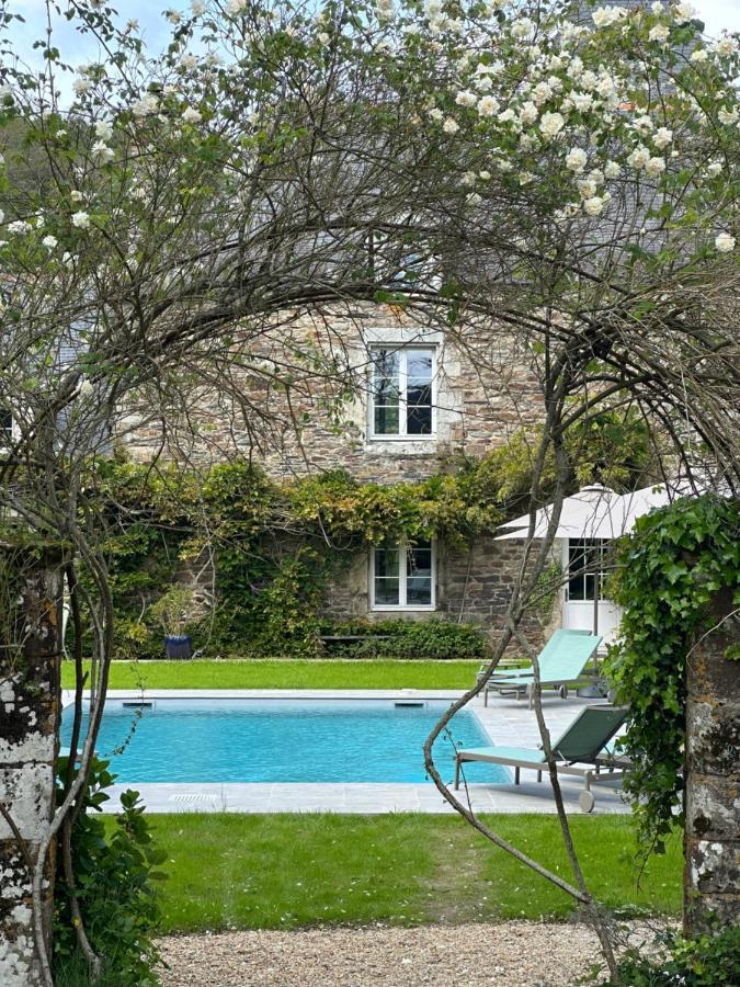 Manoir Du Vau D Arz Gites Et Chambres D Hotes Avec Piscine Malansac Экстерьер фото