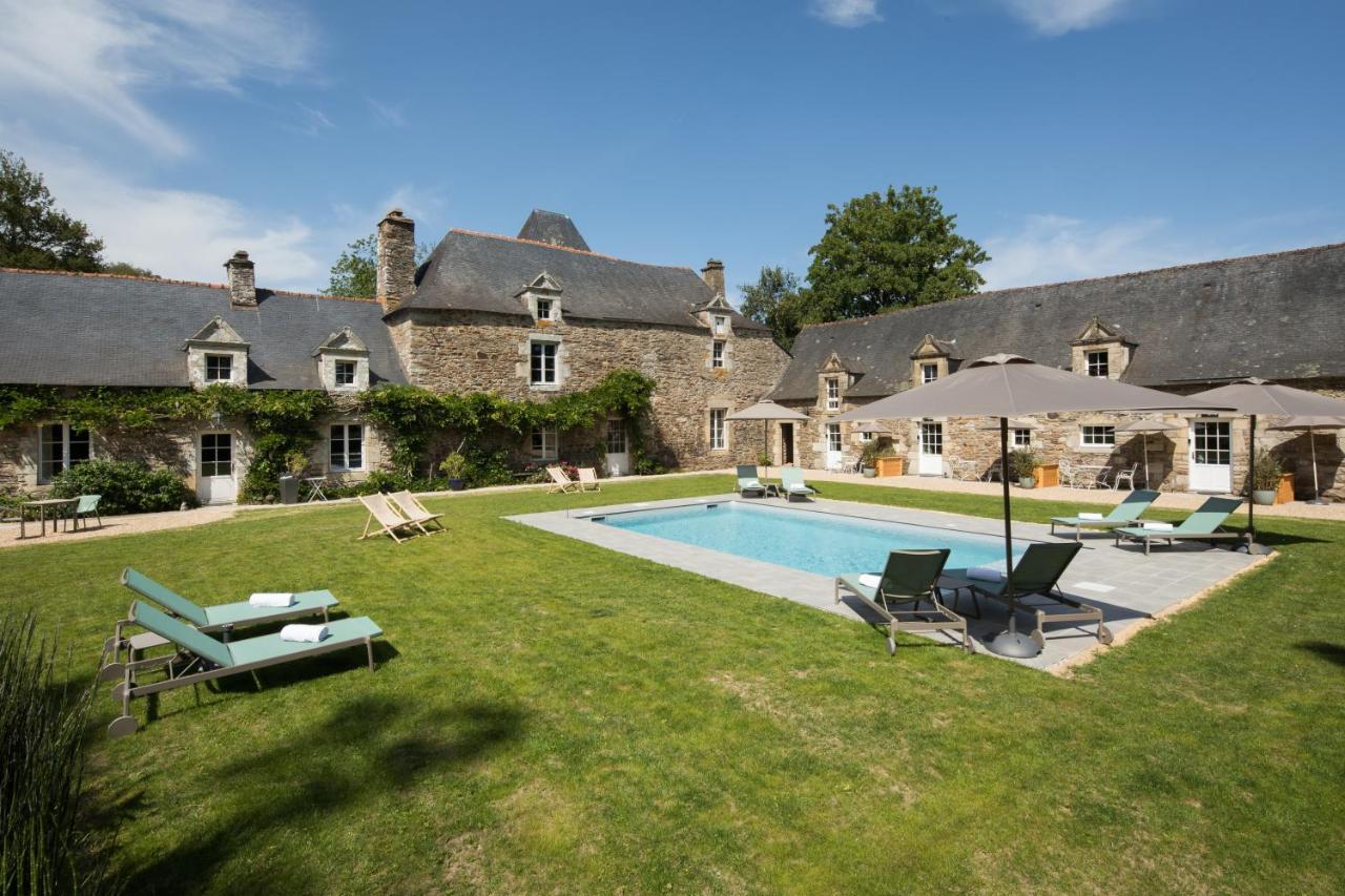 Manoir Du Vau D Arz Gites Et Chambres D Hotes Avec Piscine Malansac Экстерьер фото