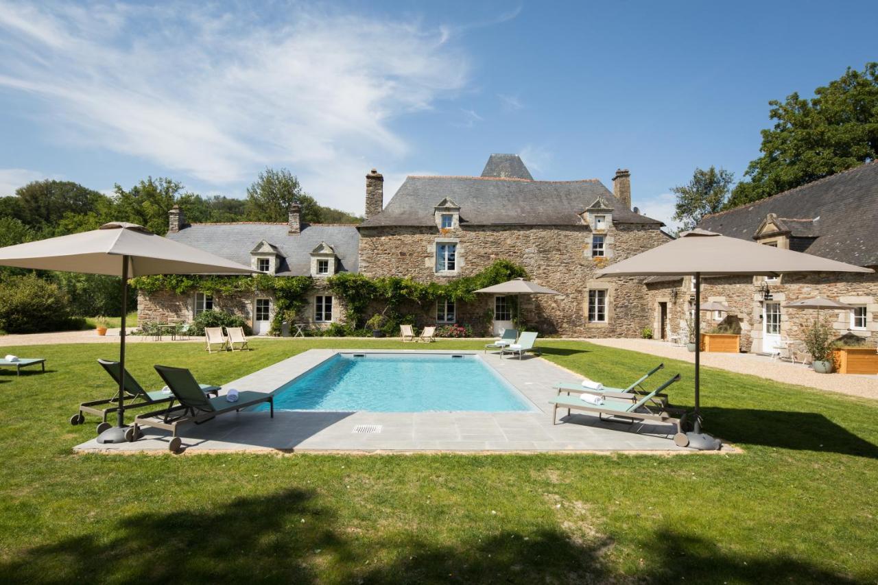 Manoir Du Vau D Arz Gites Et Chambres D Hotes Avec Piscine Malansac Экстерьер фото
