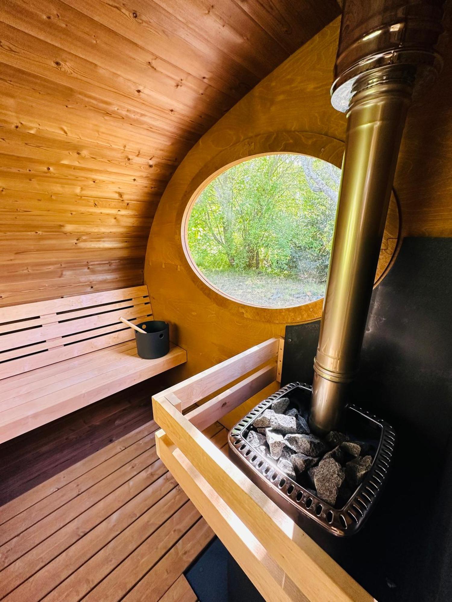 Manoir Du Vau D Arz Gites Et Chambres D Hotes Avec Piscine Malansac Экстерьер фото